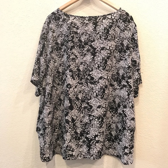 Sejour Short Sleeved Floral Top Nordstrom 2X HP - Picture 2 of 8